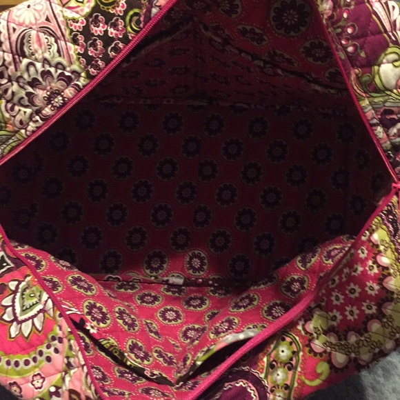 Vera Bradley Weekender - Picture 4 of 4